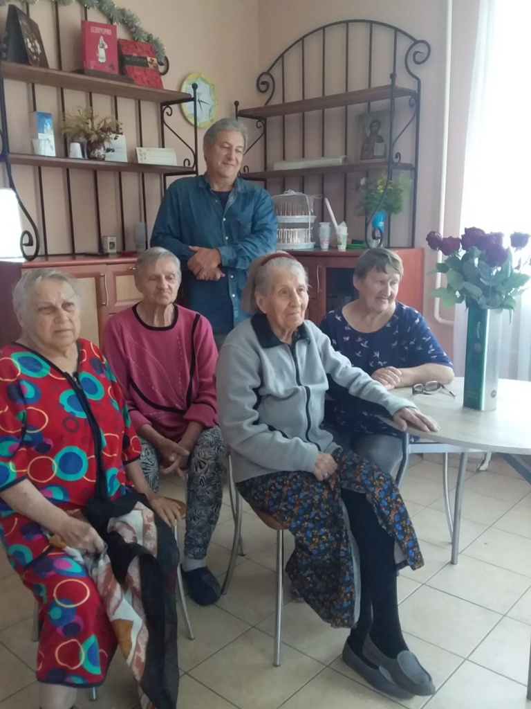 День рождения в доме для престарелых
